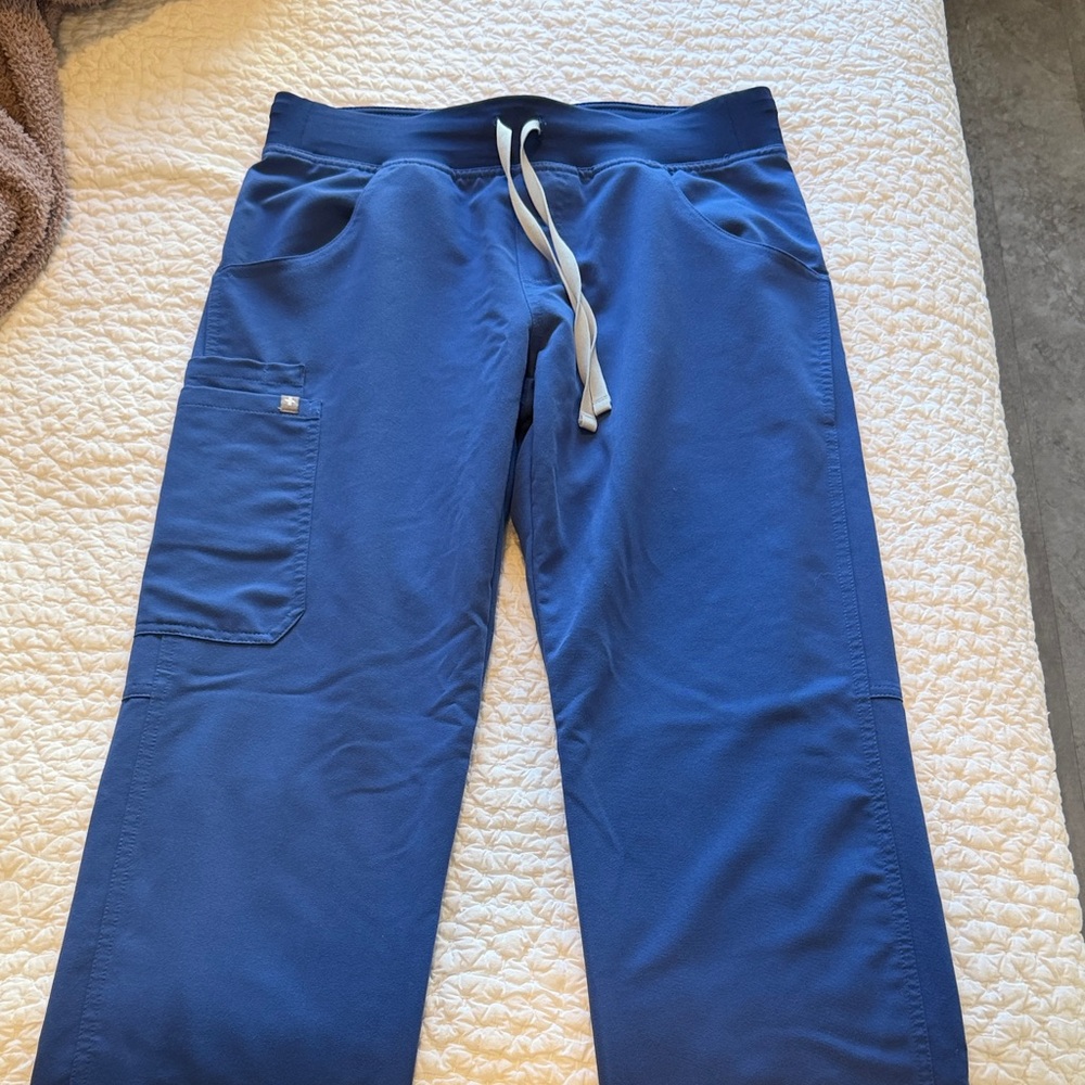 Figs Women's Kade Cargo Scrub Pants S